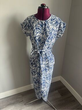 APRICOT Blue and White Printed Tie-Waist Maxi Dress